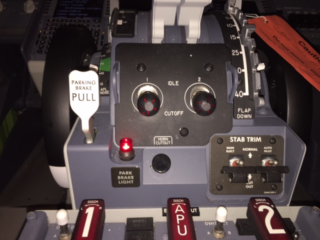 New start switches on 737 NG